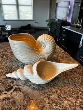 Fitz and Floyd Cream Nautilus and Conch Ceramic Shell Planter Set